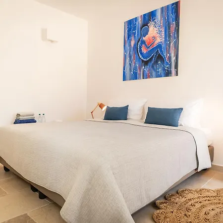 ヴィラ Gufo オストゥーニ